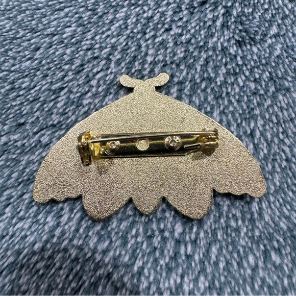 Celestial Floral Moth Pin Brooch D - Picture 2 of 3